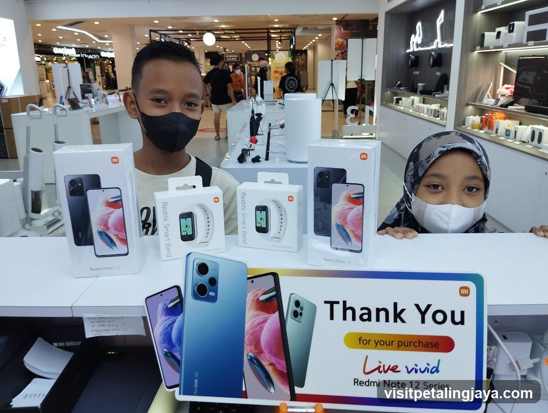 Children with Xiaomi Products