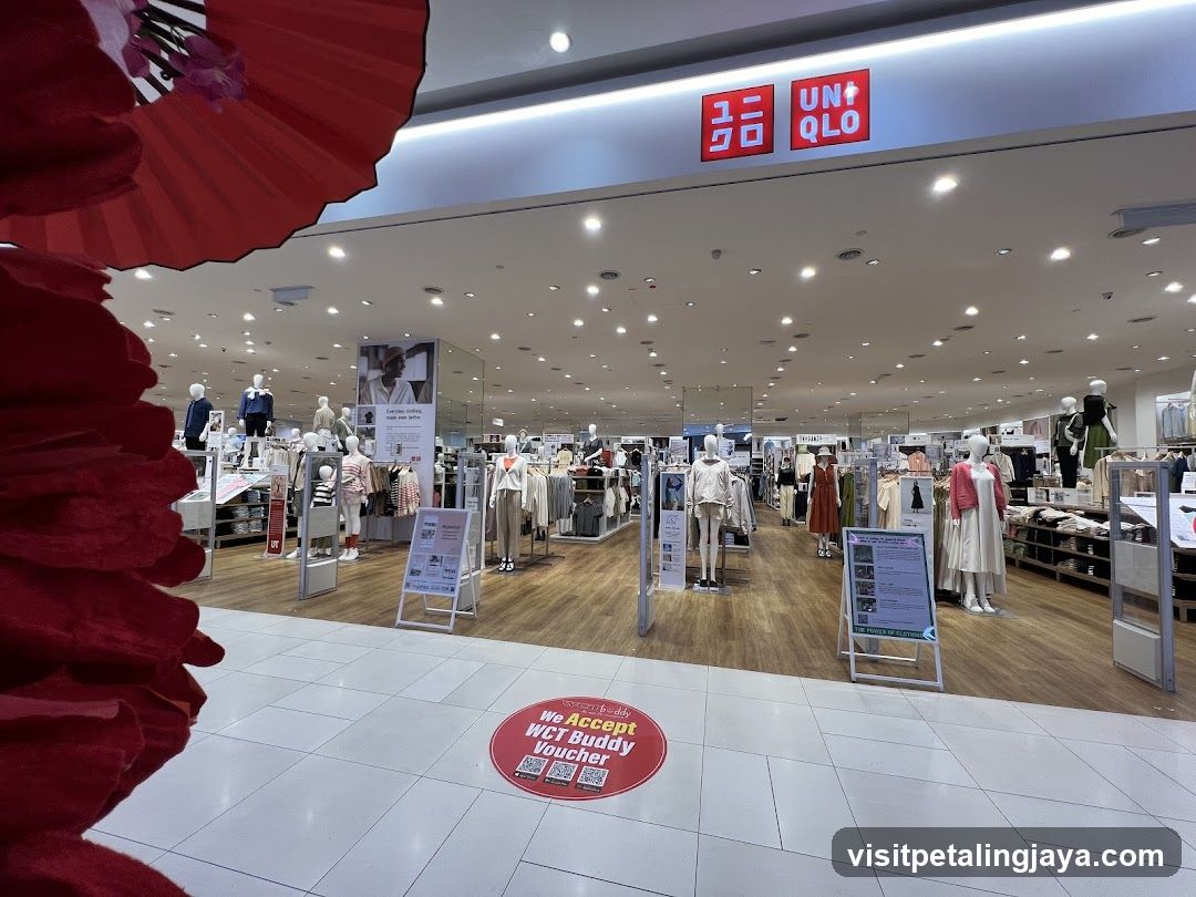 Uniqlo Store Interior