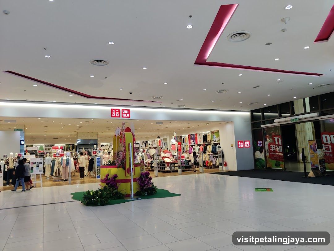 UNIQLO Paradigm Mall Johor Bahru