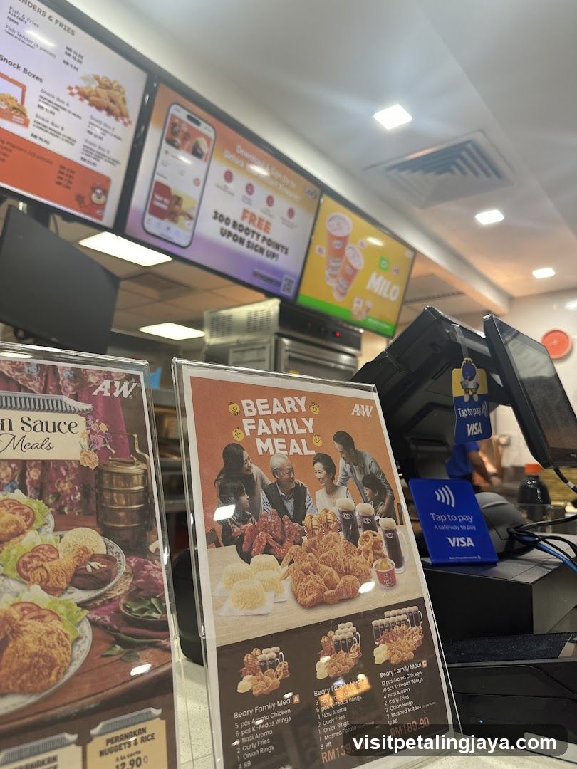 Fast Food Restaurant Counter