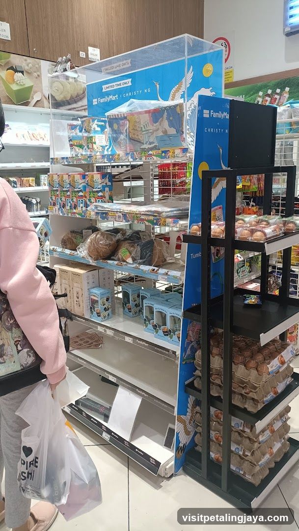 FamilyMart Store Display