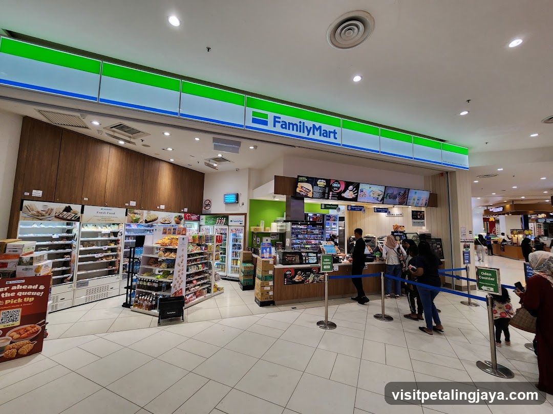 FamilyMart Paradigm JB