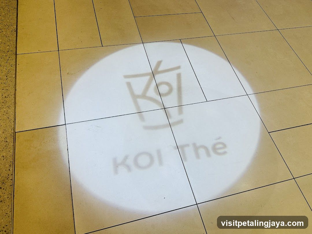 Koi Thé Logo Projection