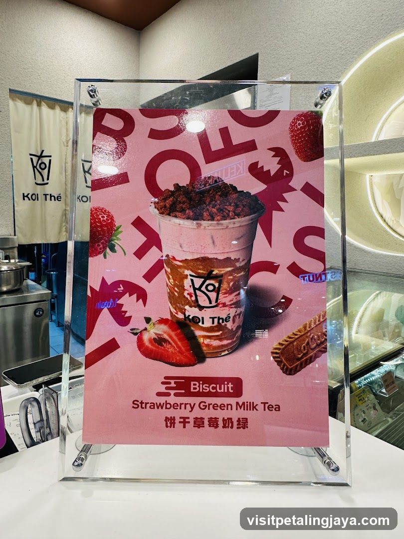 KOI Thé Biscuit Strawberry Green Milk Tea Advertisement