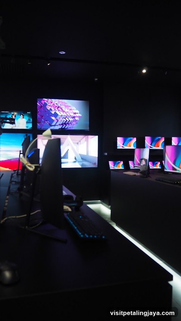 Electronics Store Display