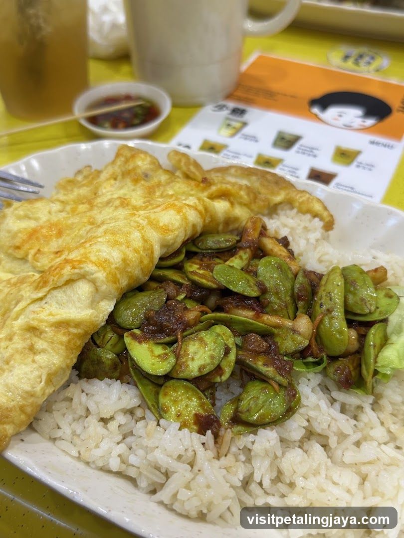 Stir-fried Stink Beans with Rice and Omelette