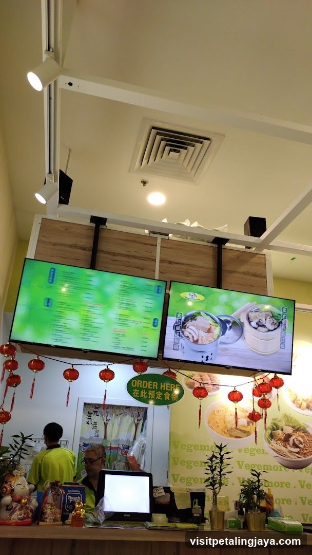 Restaurant Counter with Digital Menus