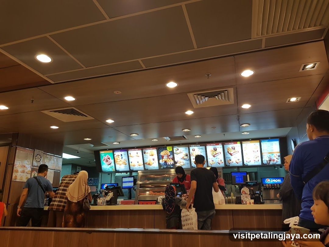 Fast Food Restaurant Counter