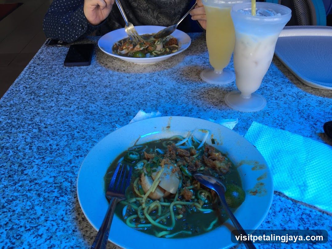 Noodle Dish and Drinks