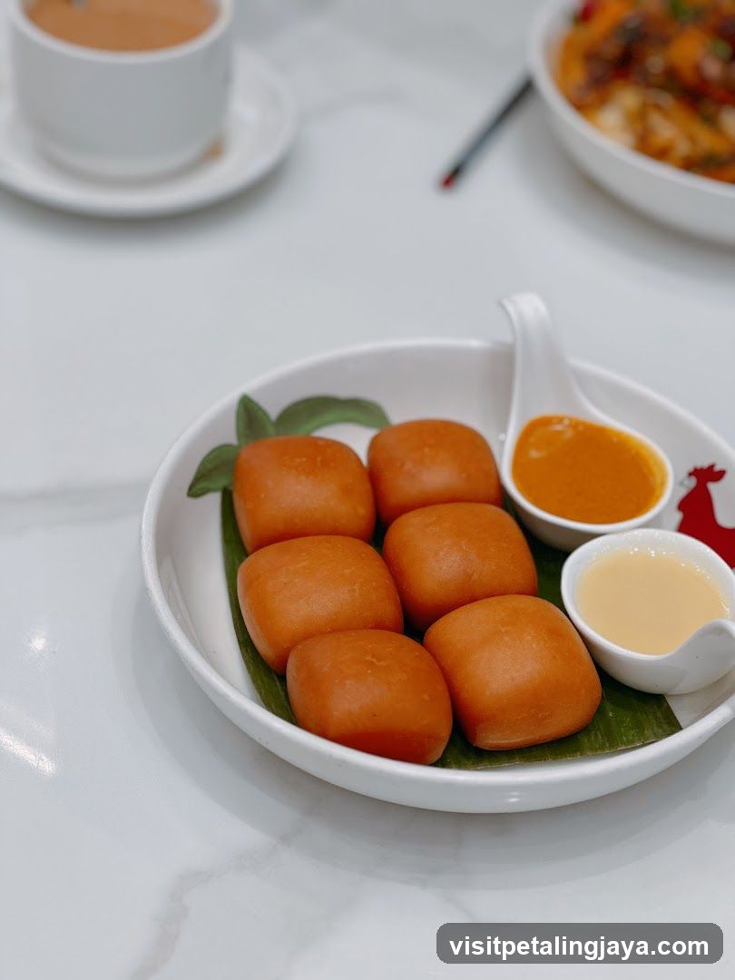 Fried Mantou Buns with Dips