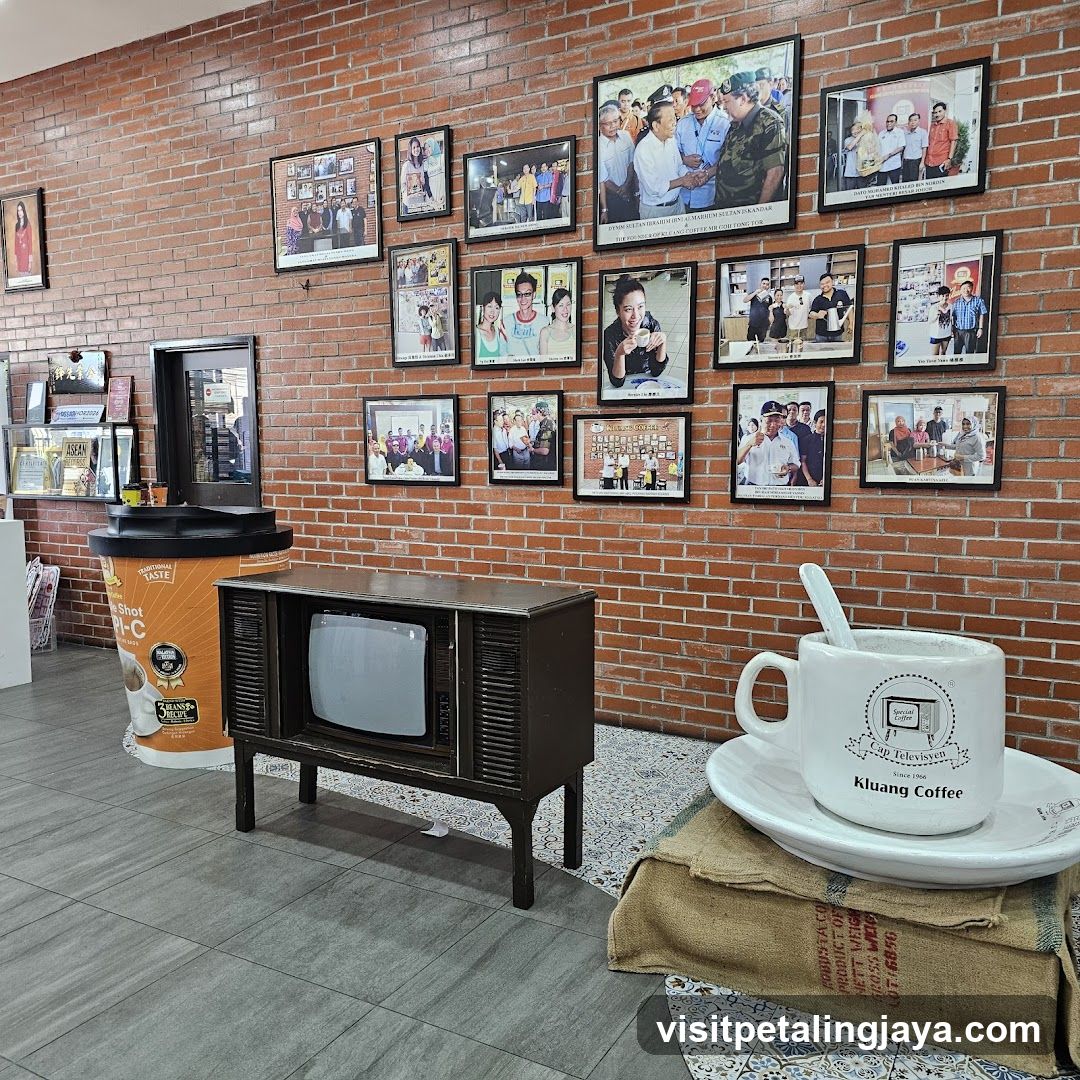 Kluang Coffee Shop Decor