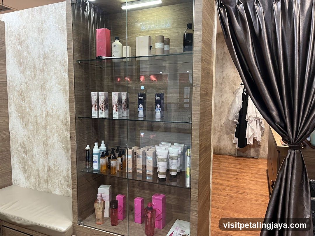 Display cabinet with beauty products