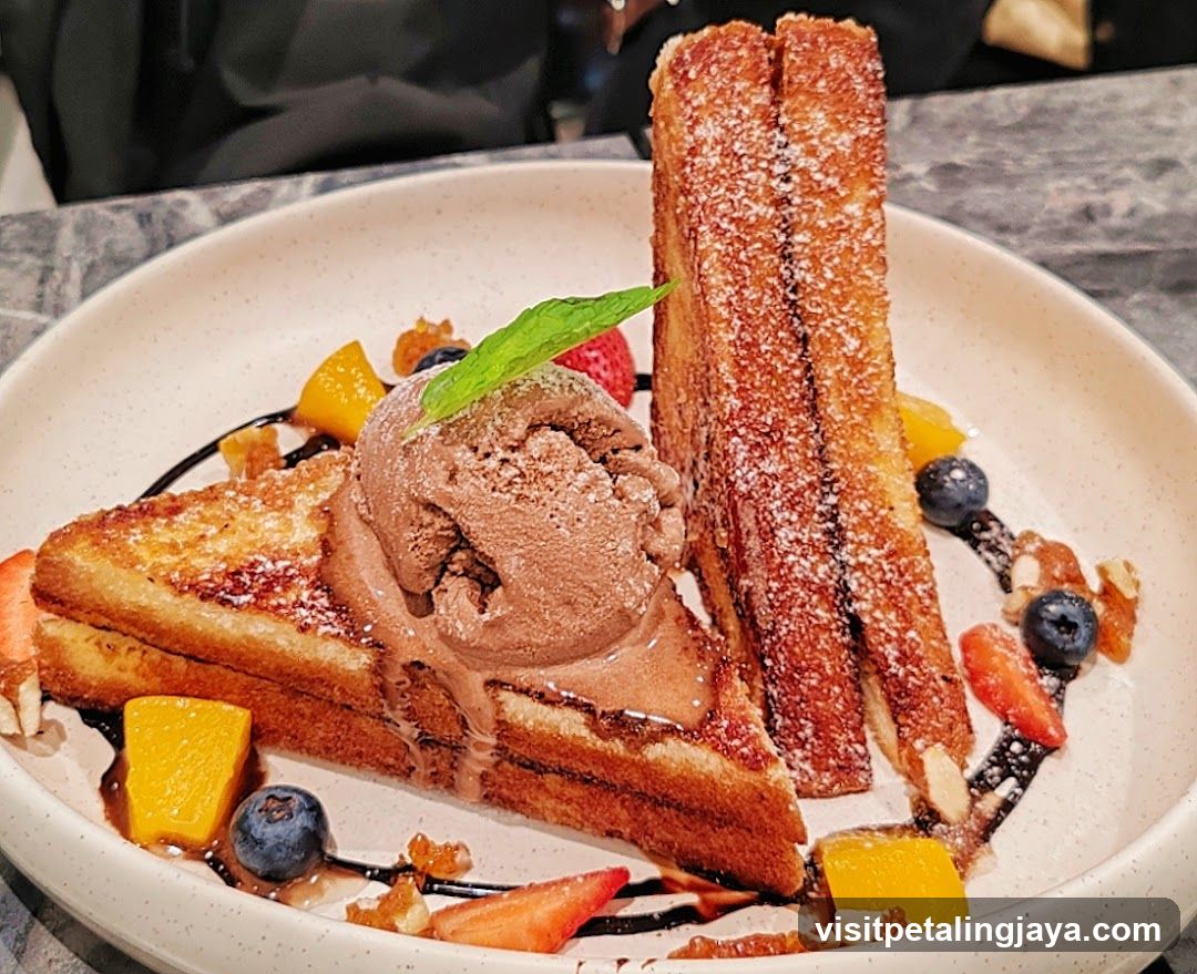 French Toast with Ice Cream and Fruit
