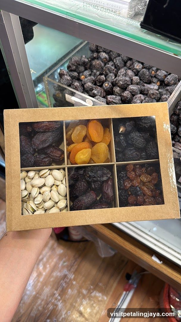 Assorted Dried Fruits and Nuts Gift Box