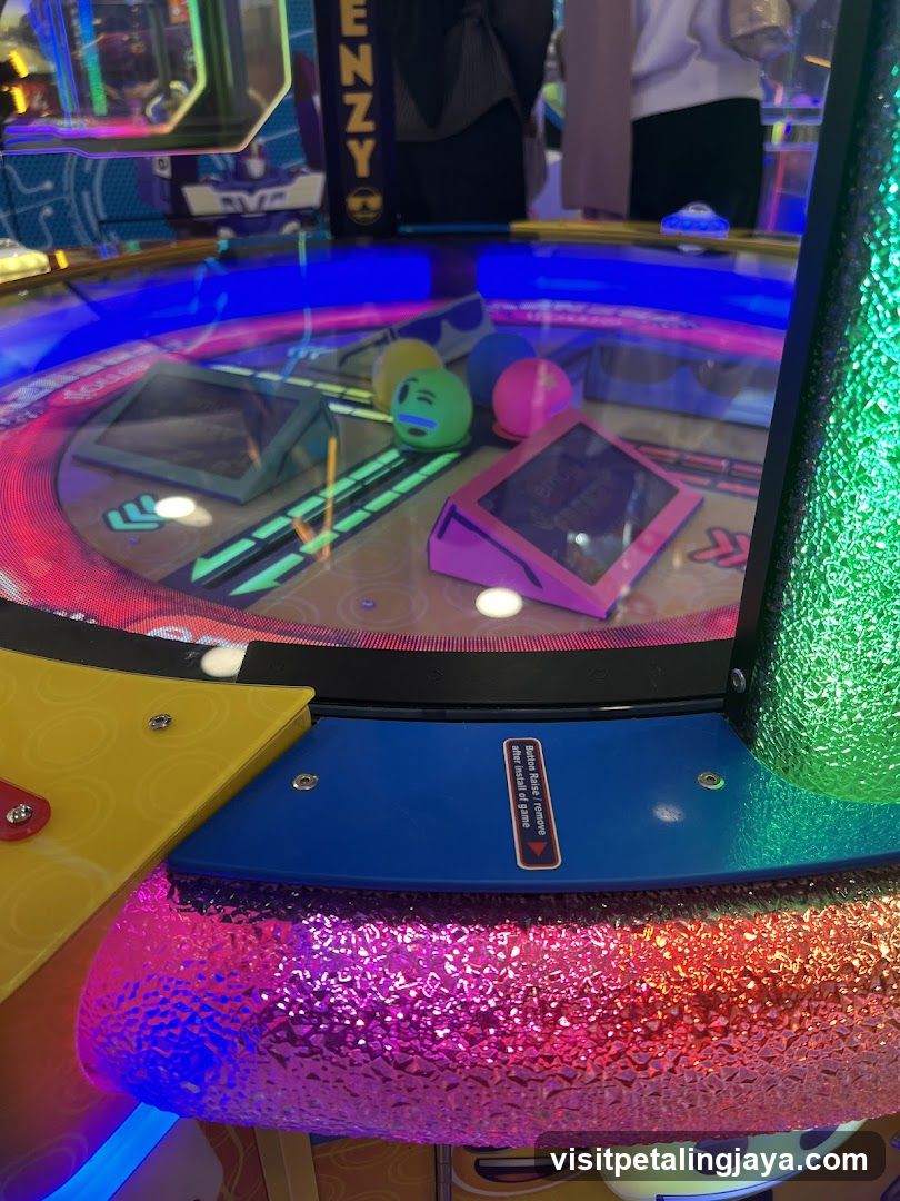 Arcade Game with Emoji Balls
