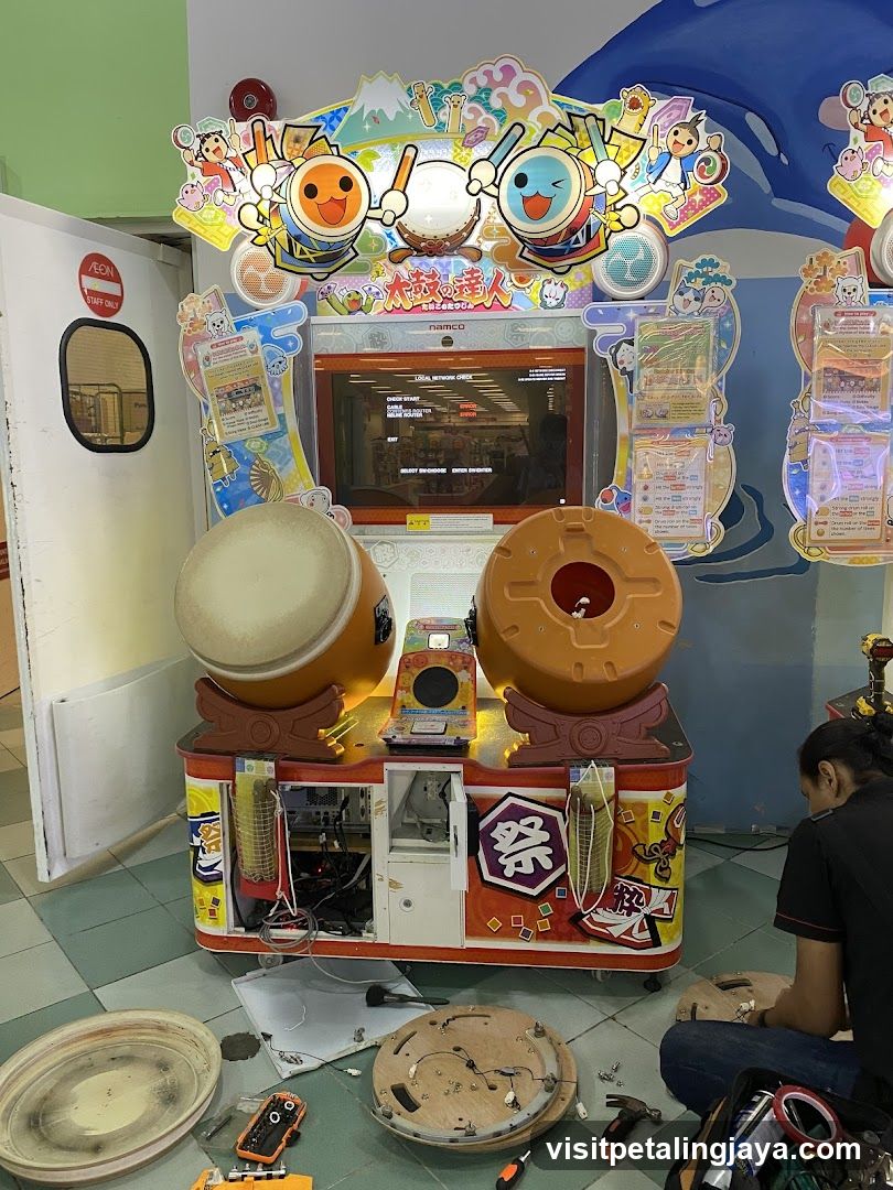 Taiko no Tatsujin Arcade Machine Under Repair