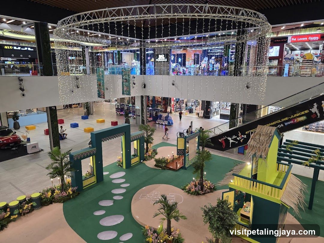 Indoor Mall Decoration