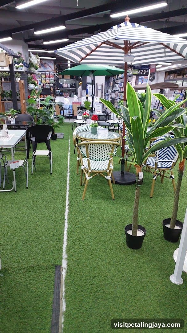 Outdoor Furniture Display