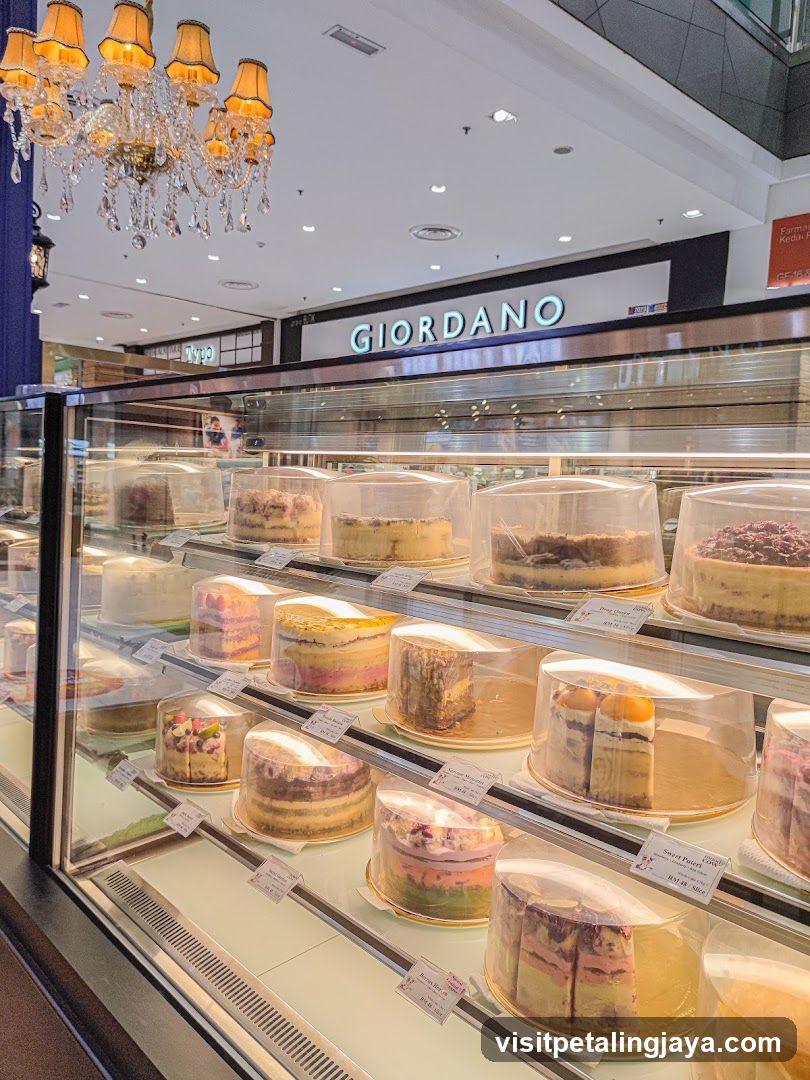 Giordano Cake Display