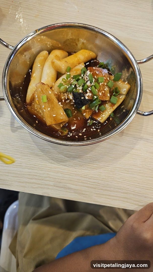 Food dish in metal bowl