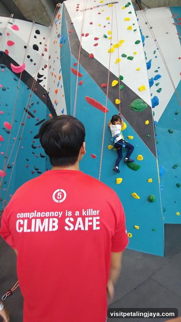 Camp5 Climbing Gym Paradigm