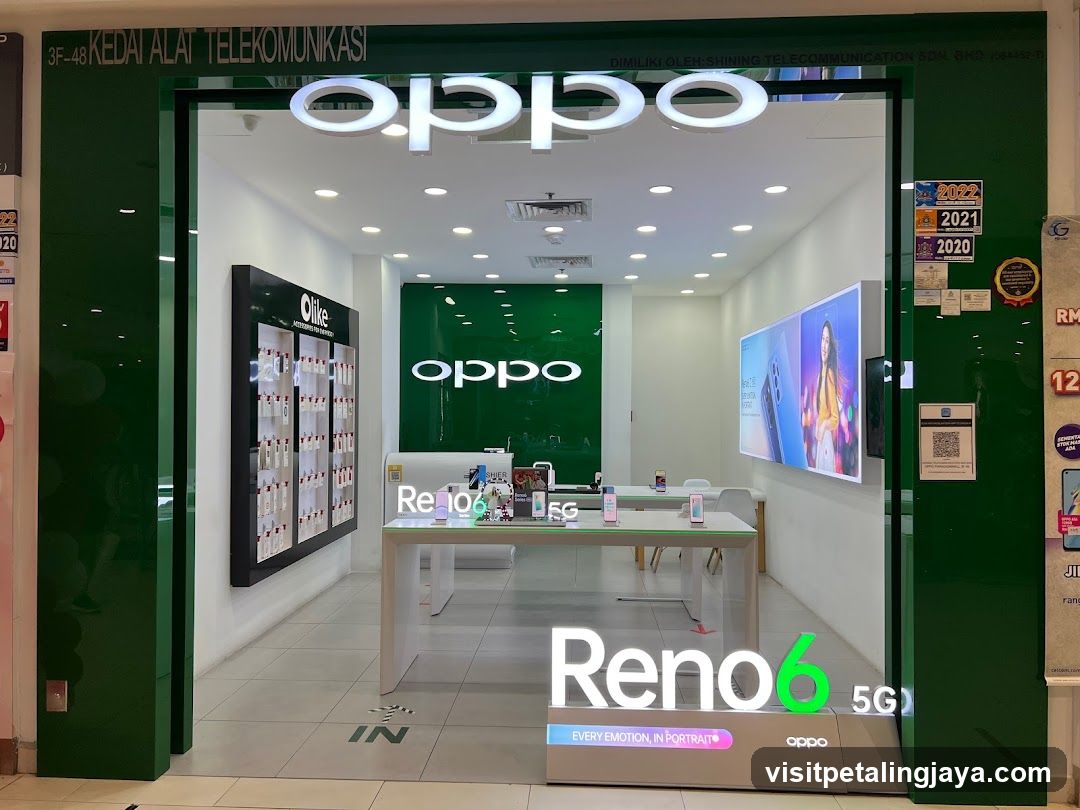OPPO EXPERIENCE STORE JB PARADIGM MALL