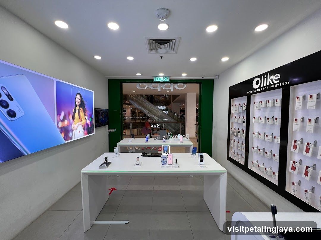 Oppo Store Interior