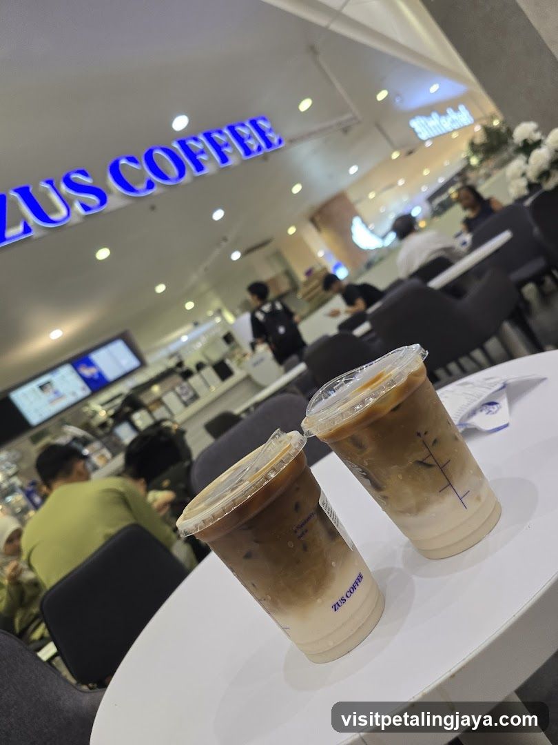ZUS COFFEE Interior View