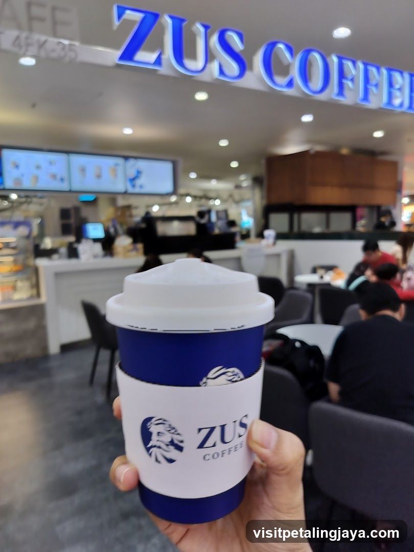 ZUS COFFEE interior