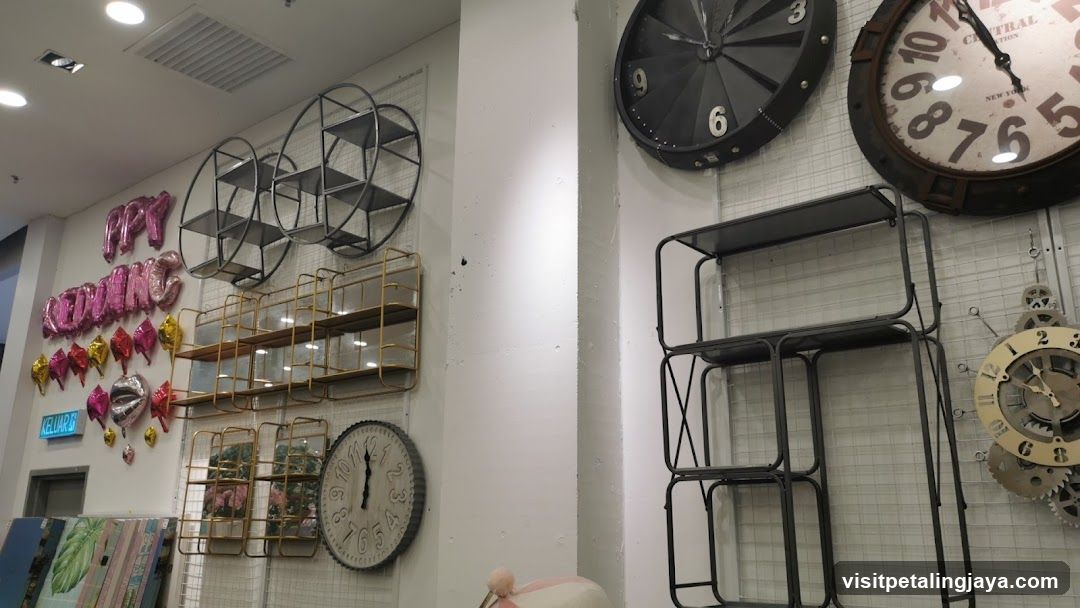 Interior Decor Store Display