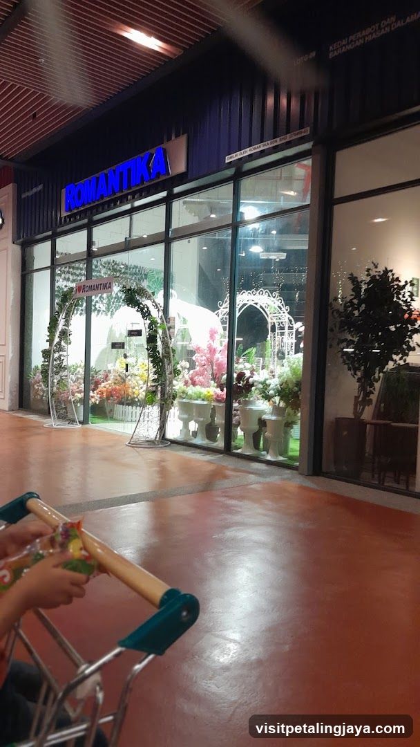 Romantika Paradigm Mall