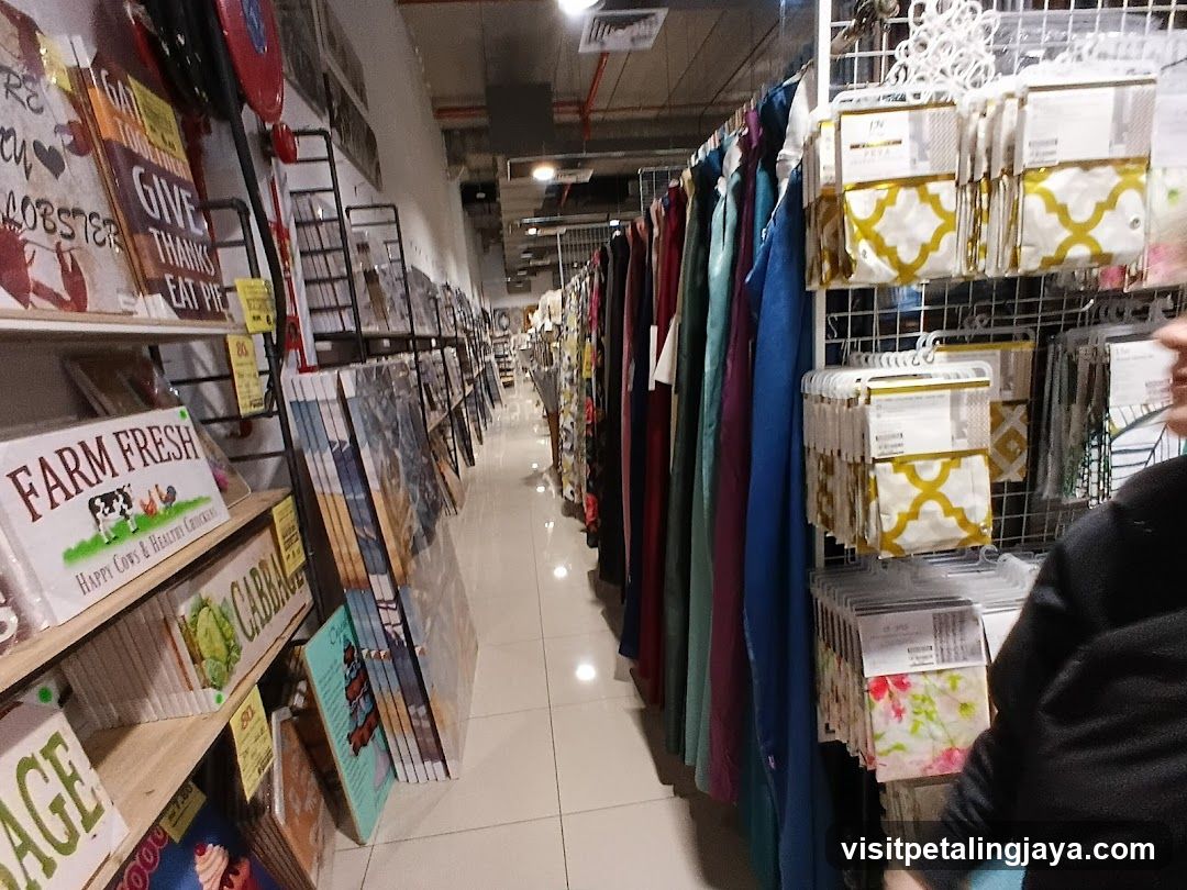 Home Decor Aisle
