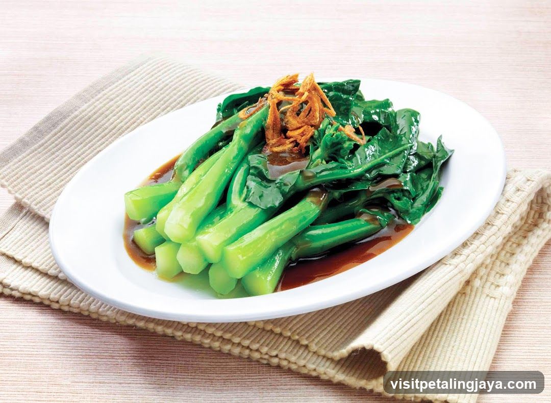 Stir-fried Chinese Broccoli with Oyster Sauce
