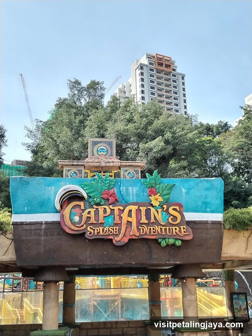 Captain's Splash Adventure Entrance