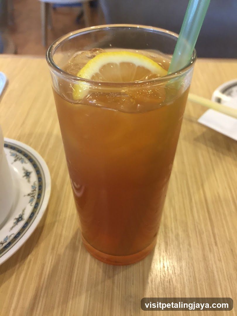 Iced Tea with Lemon