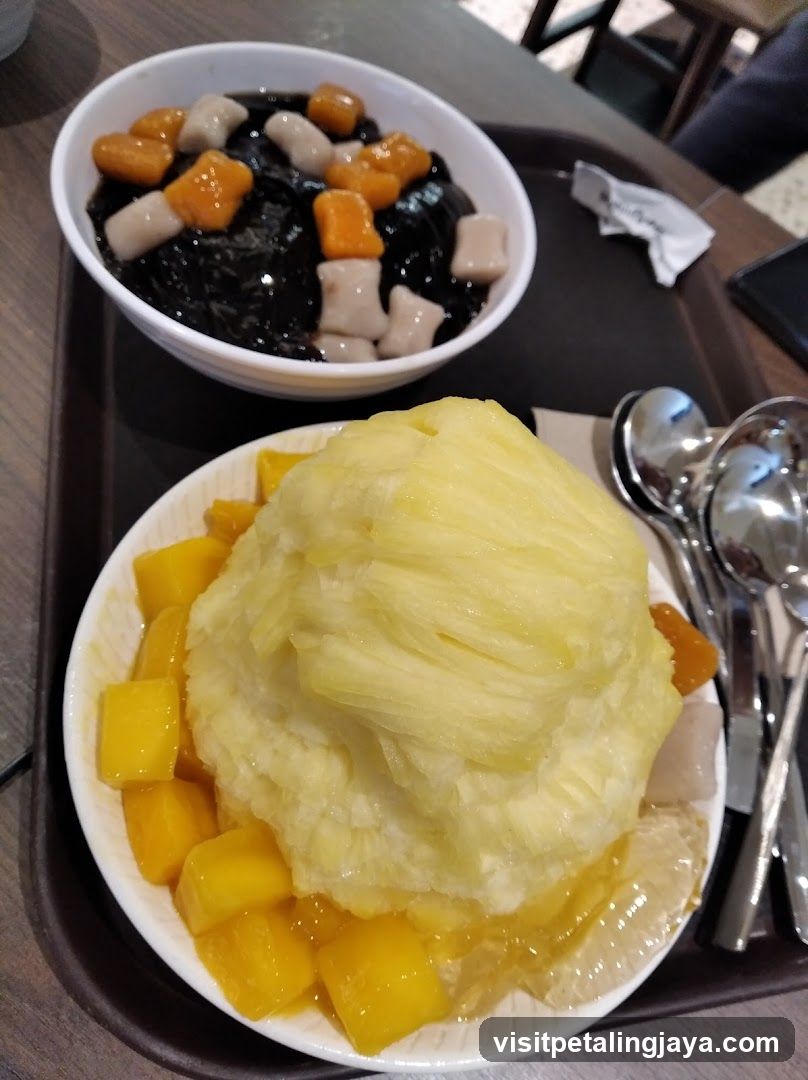 Snowflake Sunway Pyramid