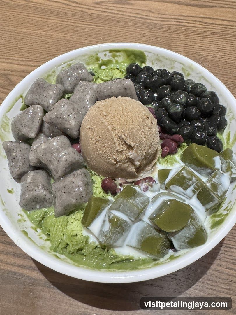 Matcha shaved ice with toppings