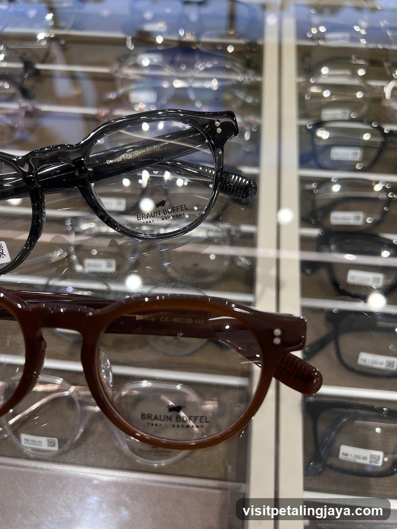 Eyeglasses Display