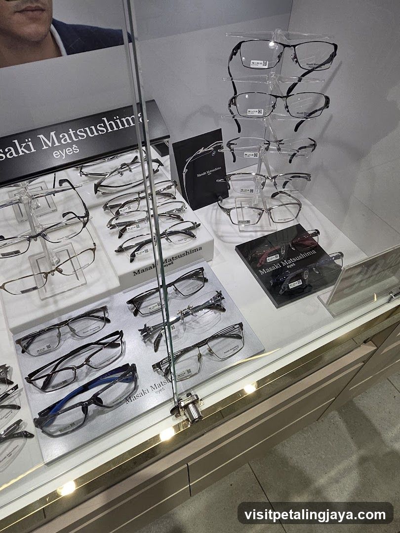 Eyeglasses Display