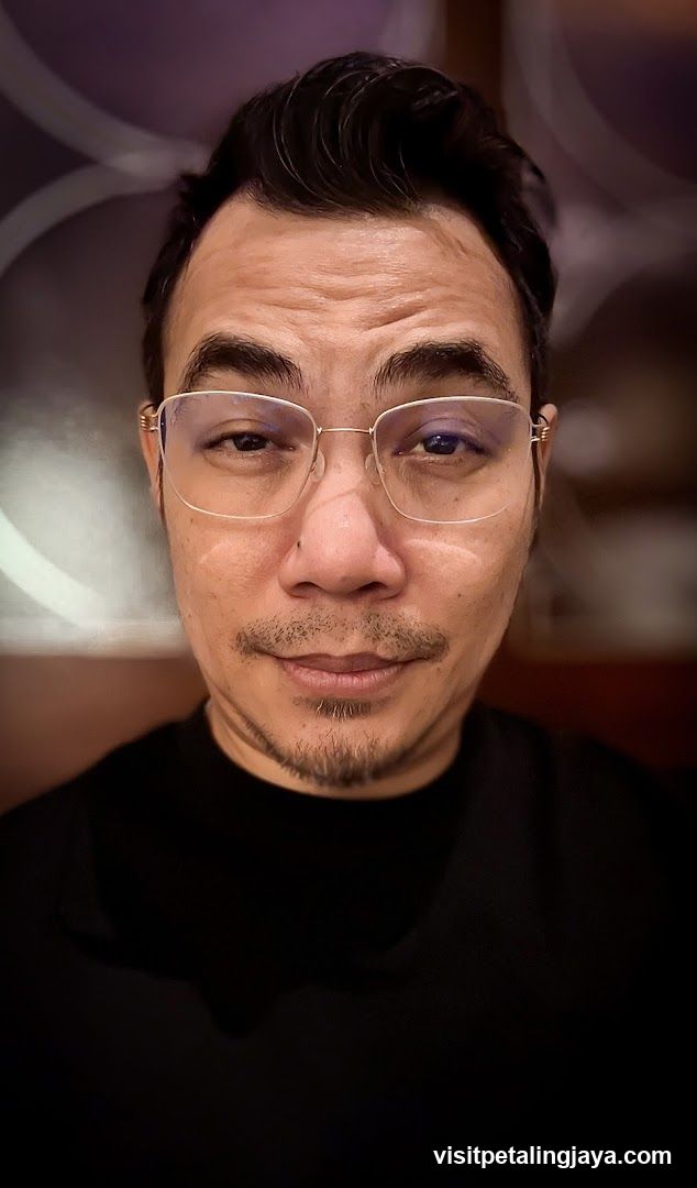 Man Wearing Glasses