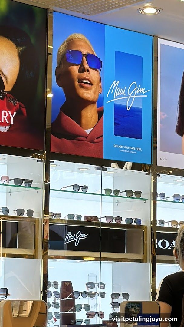 Maui Jim Sunglasses Display