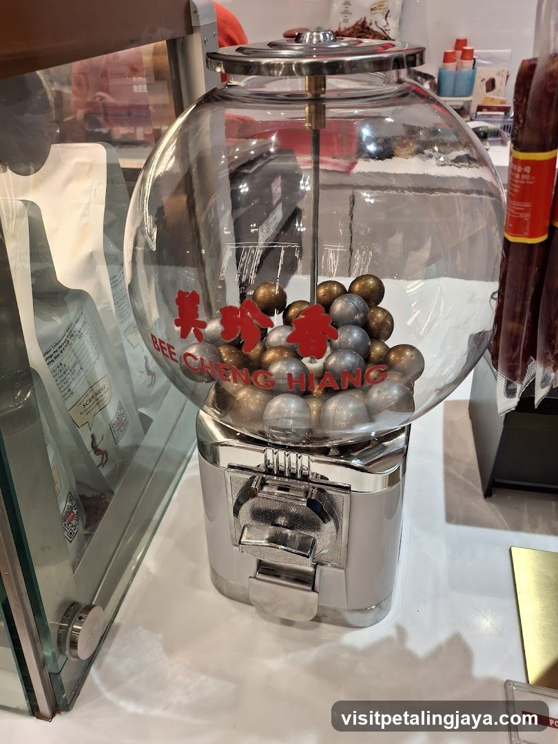 Gumball Machine with Chinese Characters