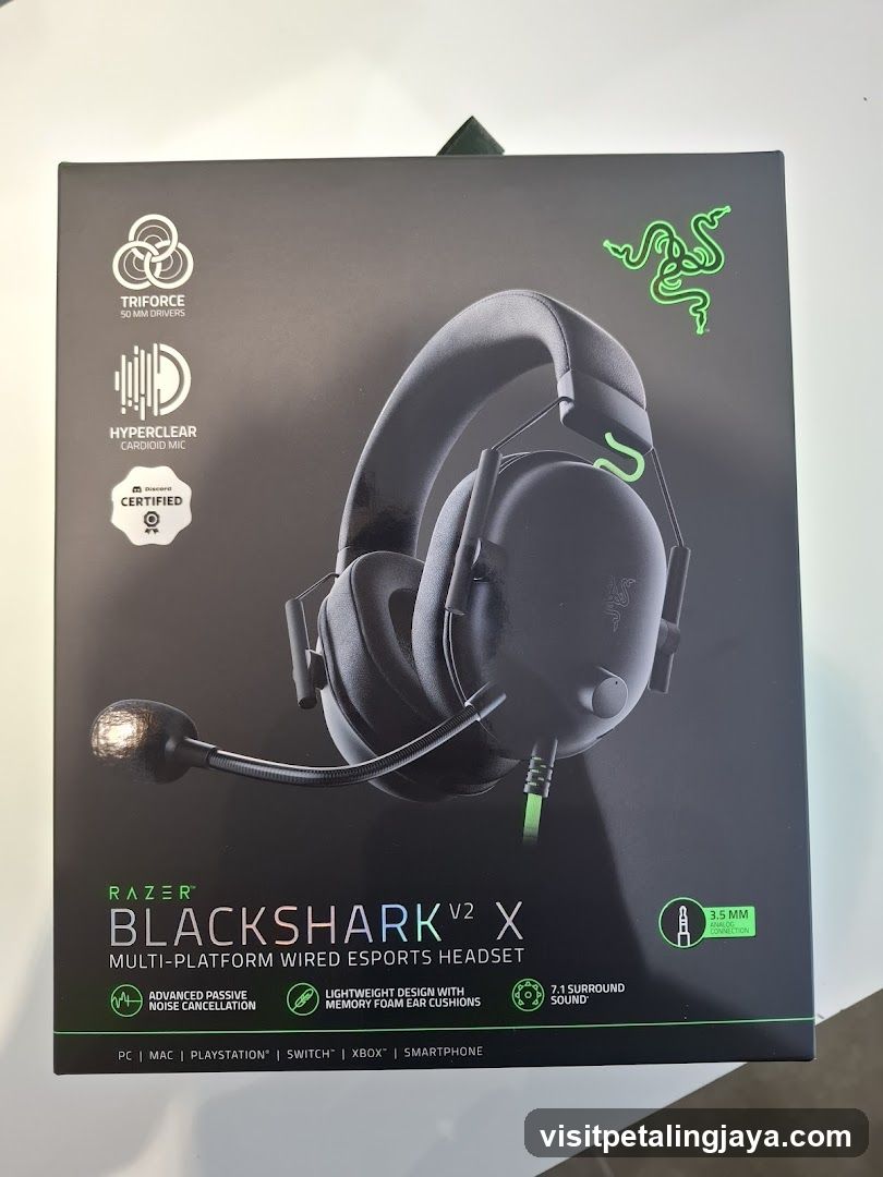 Razer Blackshark V2 X Gaming Headset Box