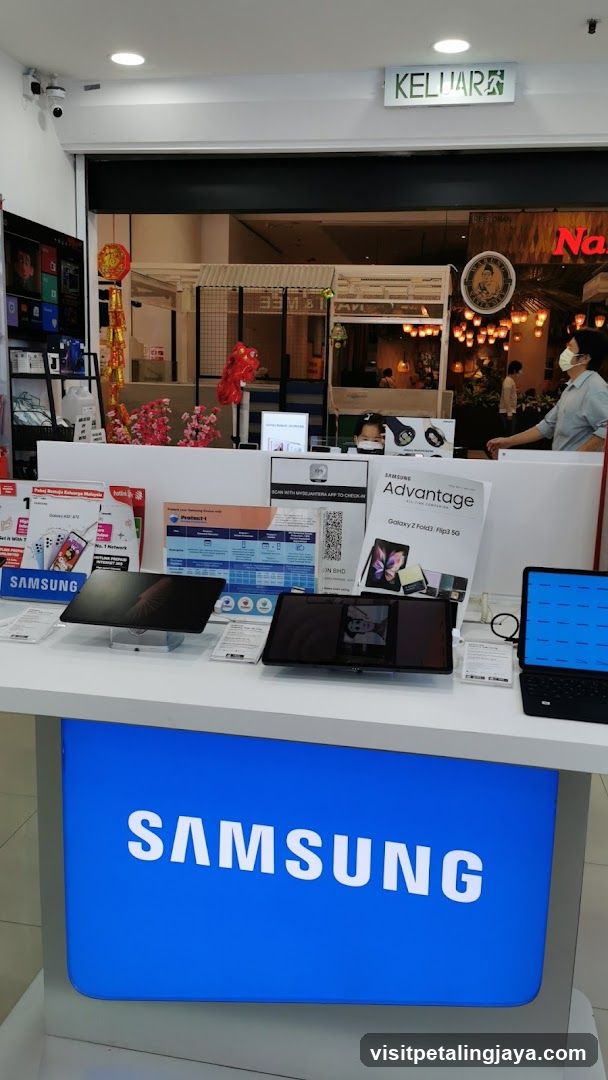 Samsung Store Display