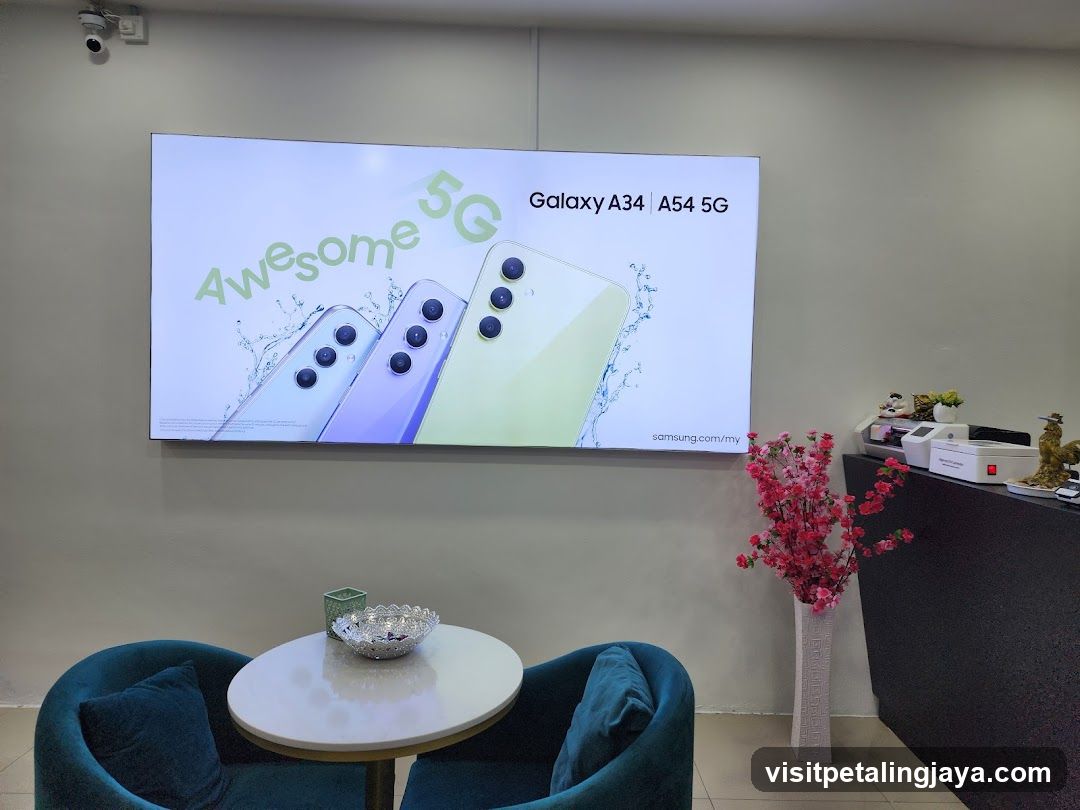 Samsung Galaxy A34 and A54 5G advertisement