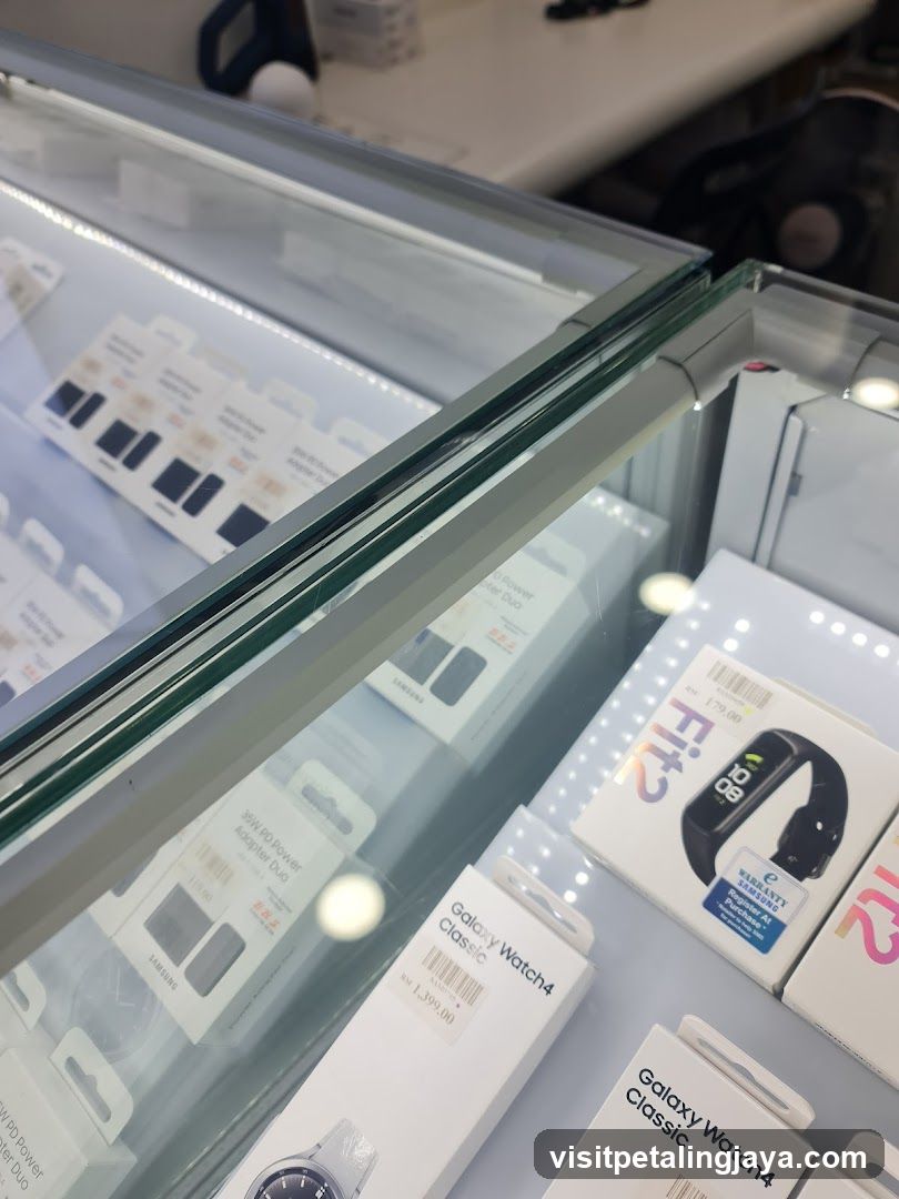 Electronic Accessories Display