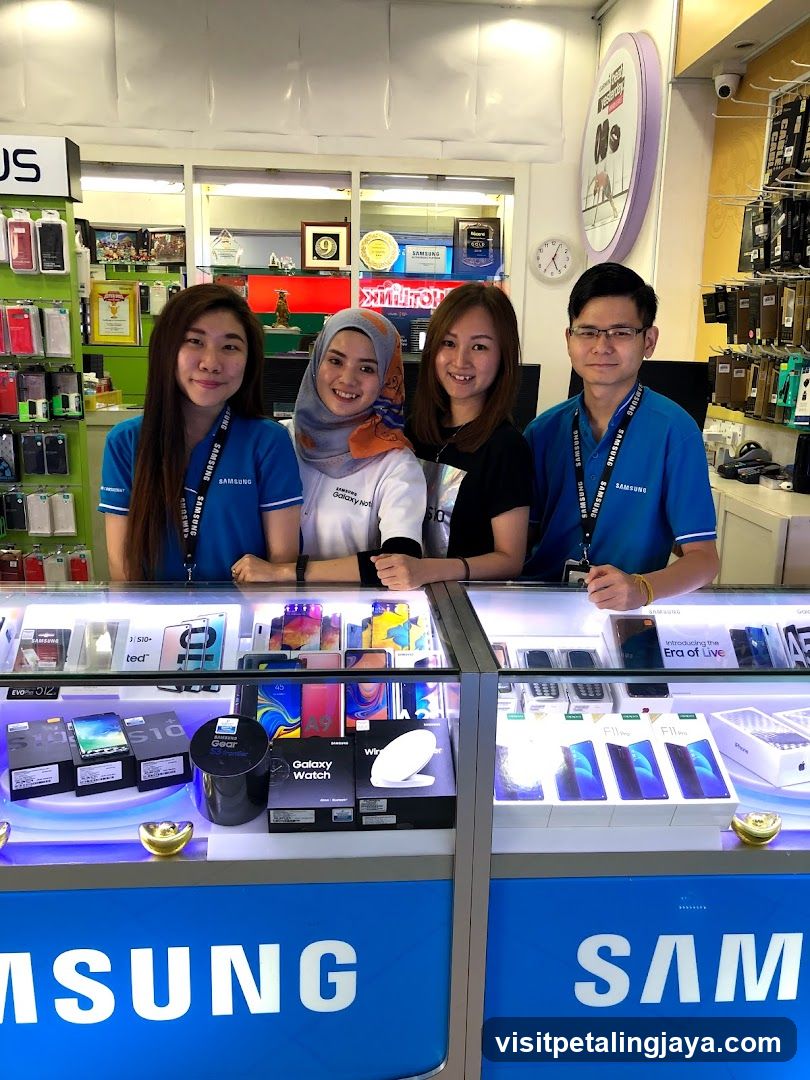 Samsung Store Staff