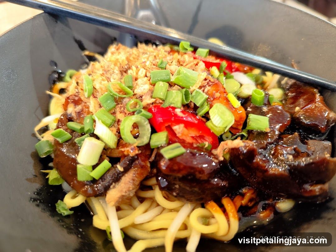 Noodles with Meat and Vegetables