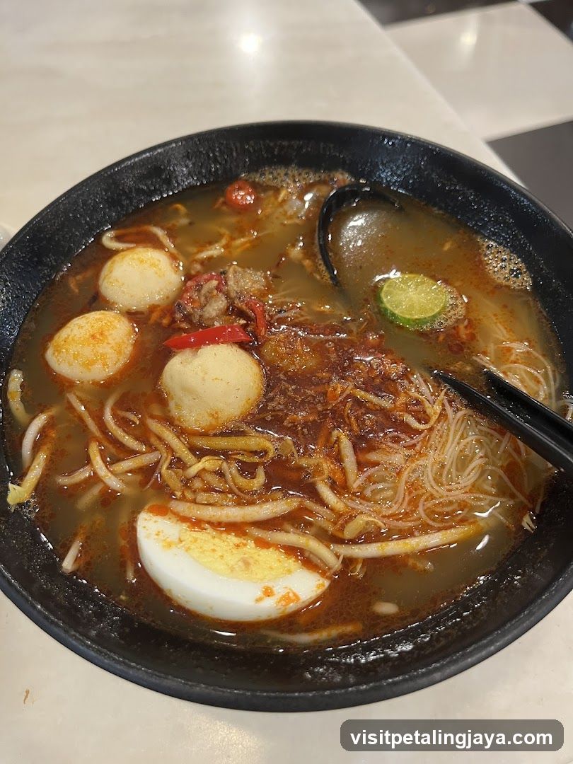 Noodle Soup with Egg and Fish Balls