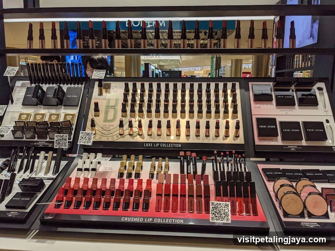 Bobbi Brown Lip Collection Display